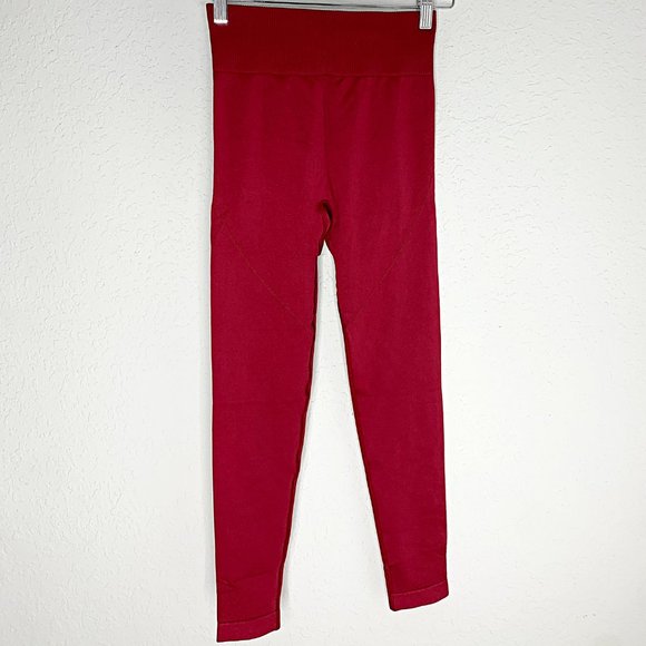 Seamless Long Sleeve Crop Top & High-Rise Legging Set in Claret - Picture 5 of 9